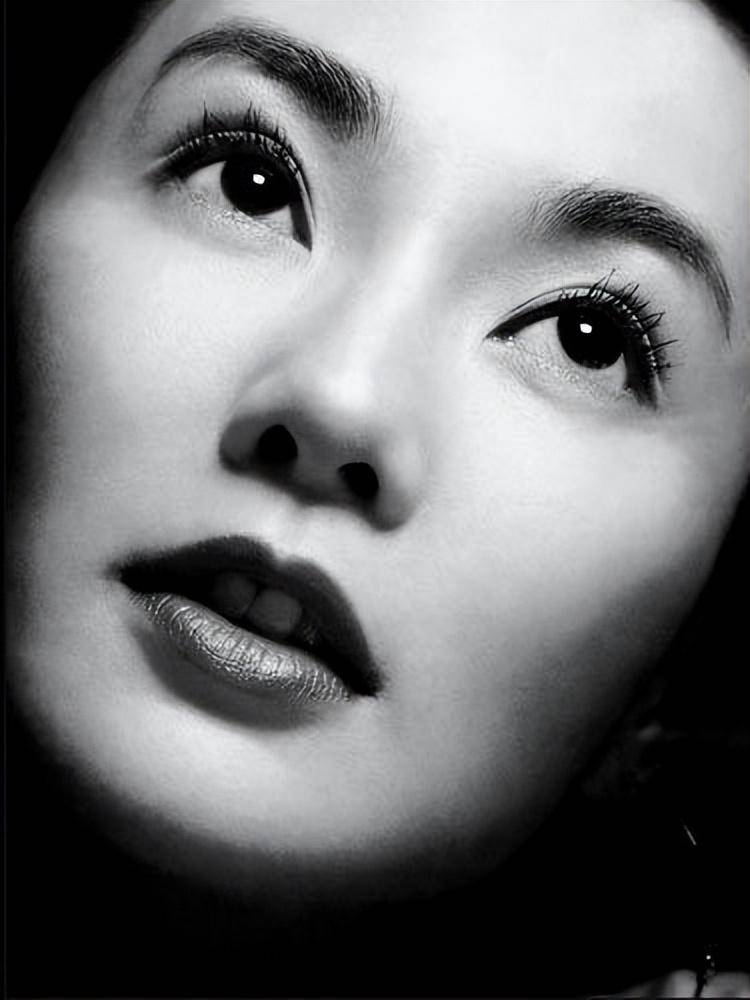 张曼玉:息影20年,独居贫区,不婚无子,现在活得太飒了