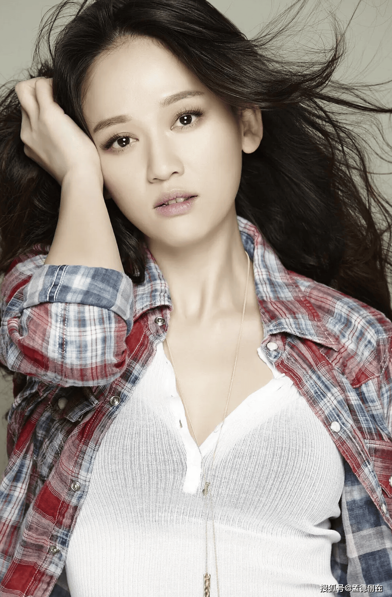 陈乔恩,这身材着实饱满啊!