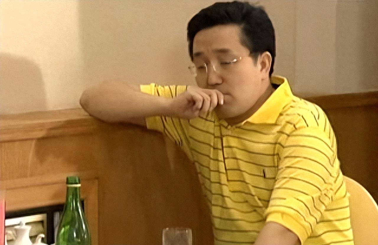 演员句号二婚娶小11岁的娇妻47岁喜得女儿风光背后是心酸