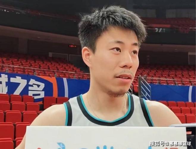 张镇麟国家队路被堵，锋线新人抢班夺权，未来谁扛大旗？