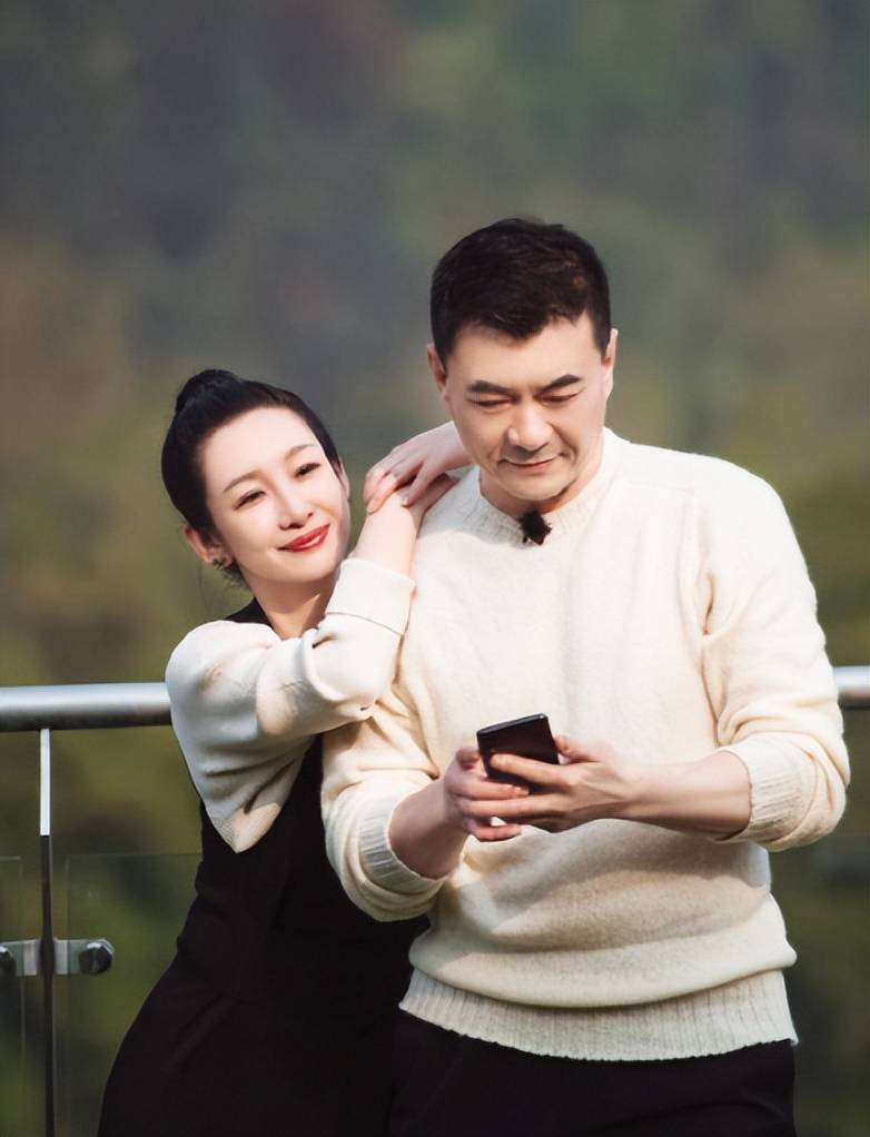 "最丑影后"秦海璐,下嫁二婚丈夫,把婆婆当亲妈,如今活成了这样