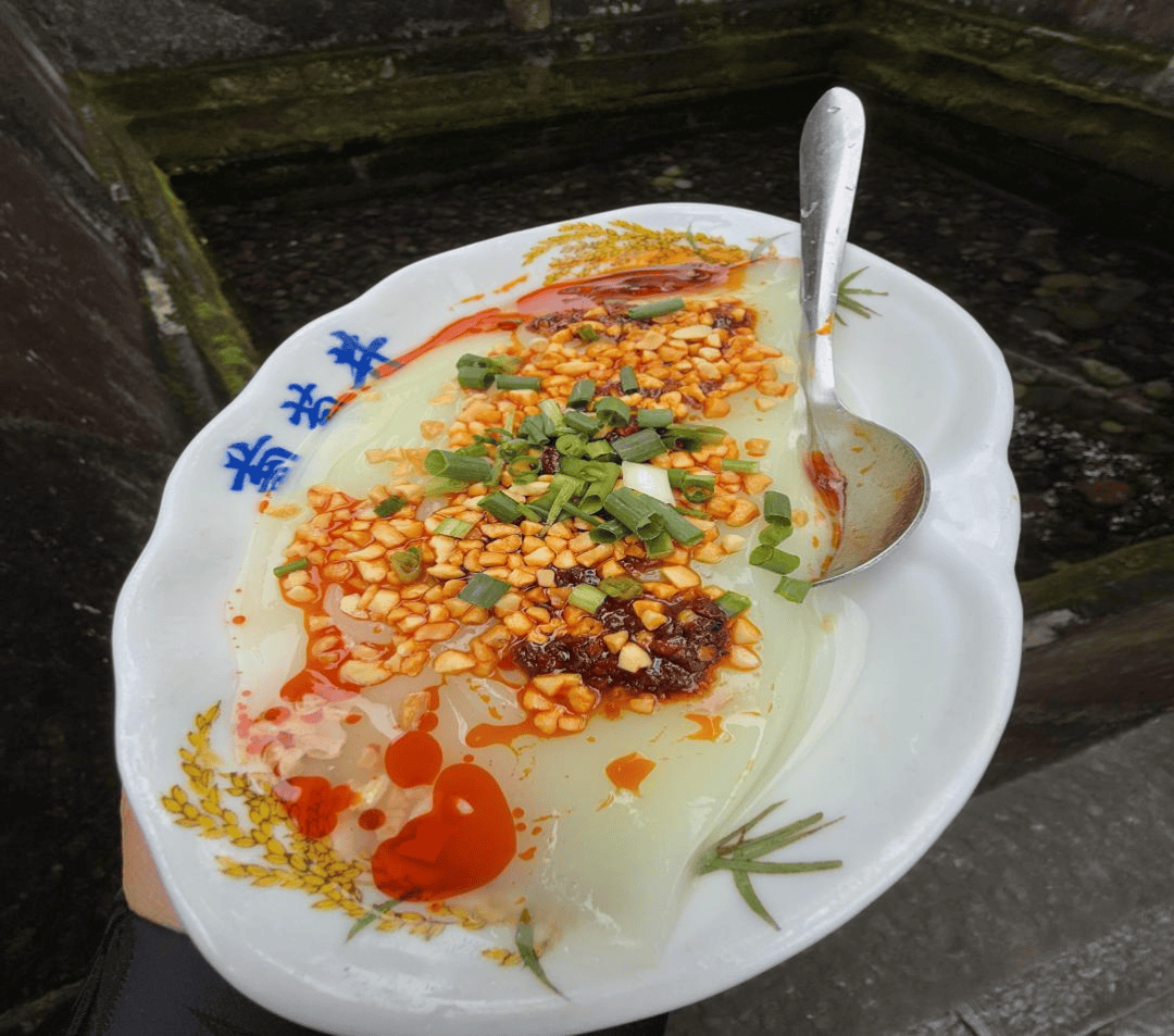 从蜀南竹海到世界舞台:双河葡萄井凉糕的3亿产业崛起之路!