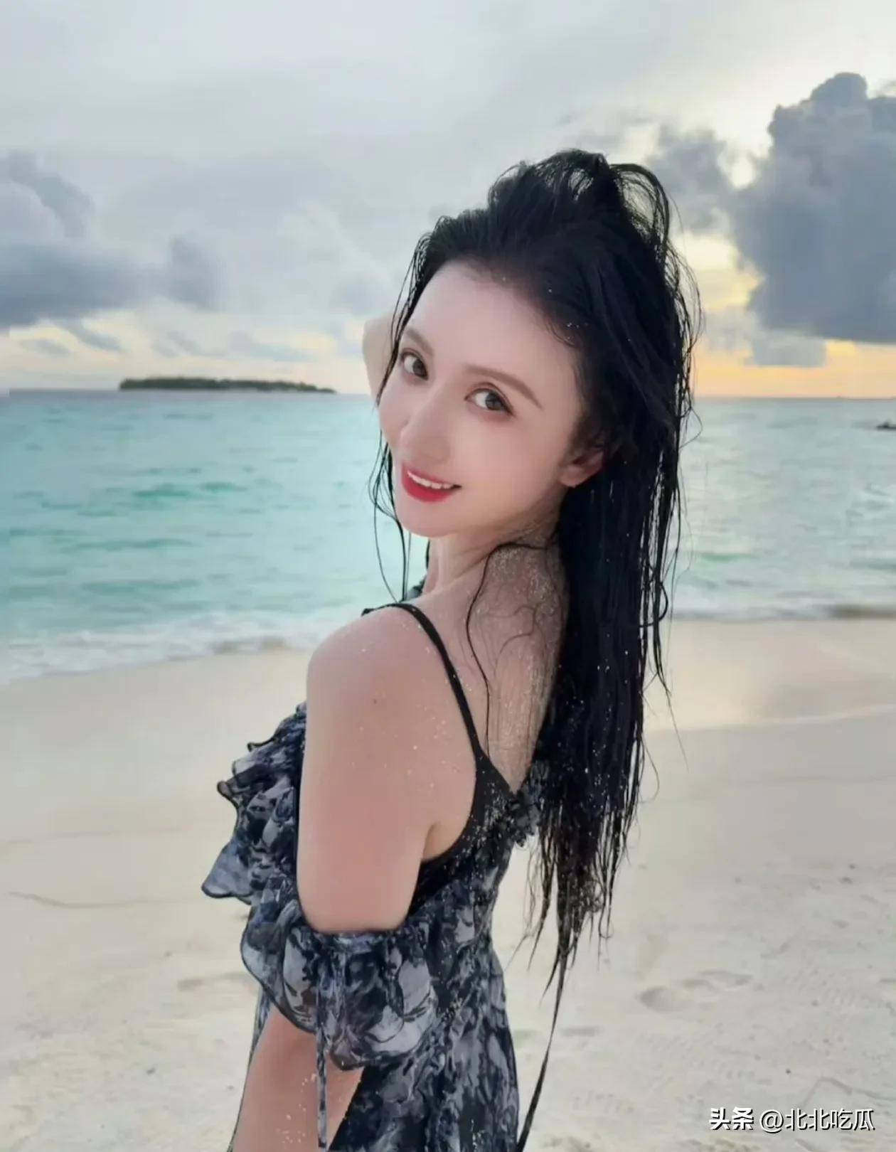 张萌高调晒泳装照,张檬分享70多天儿子首次喊妈,感动哭了!