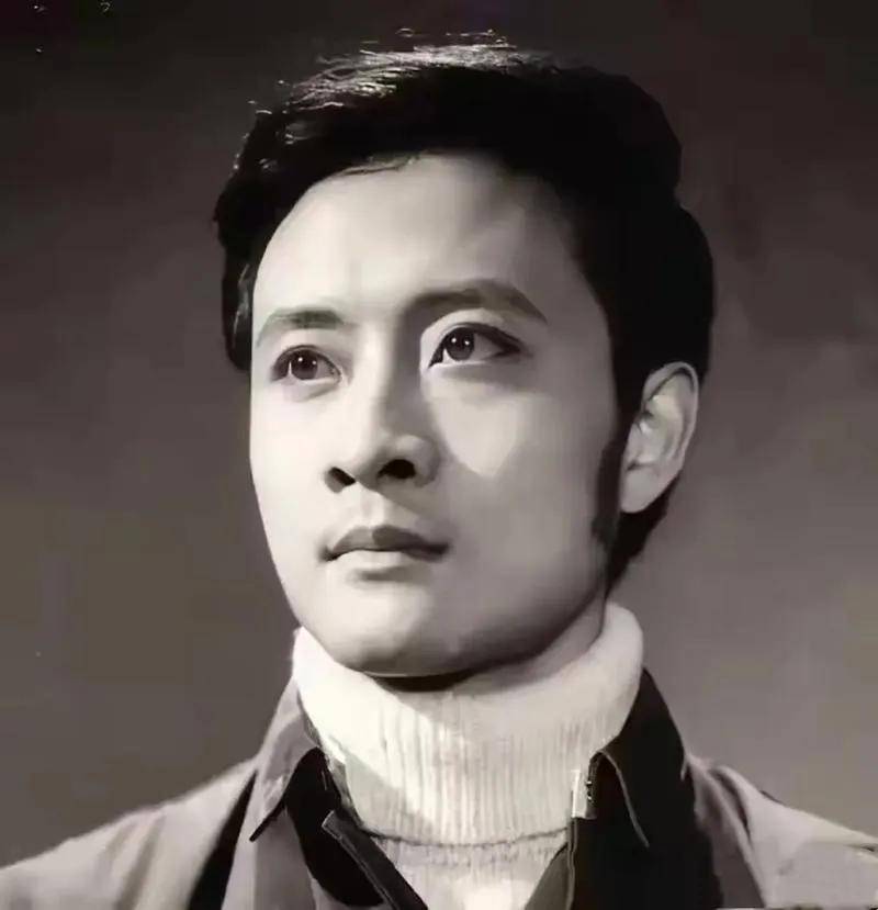 电影的核心在于两位演员的甄选过程