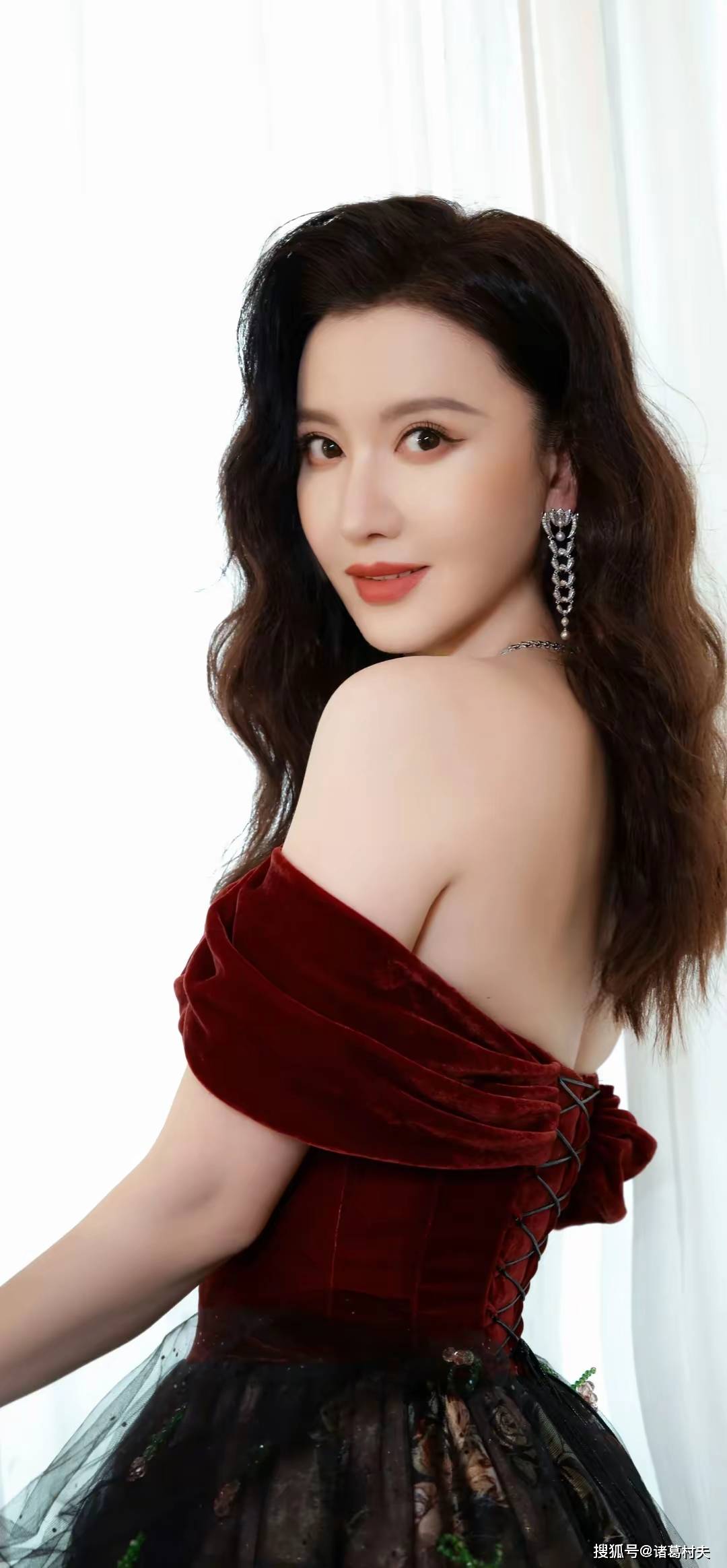 44岁张萌,好白好嫩好饱满!