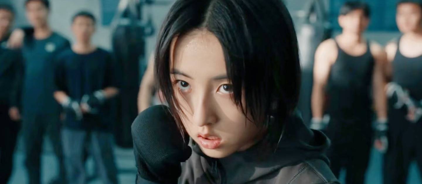 捕风追影成暑期黑马,张子枫全程冷脸,被质疑选角错误