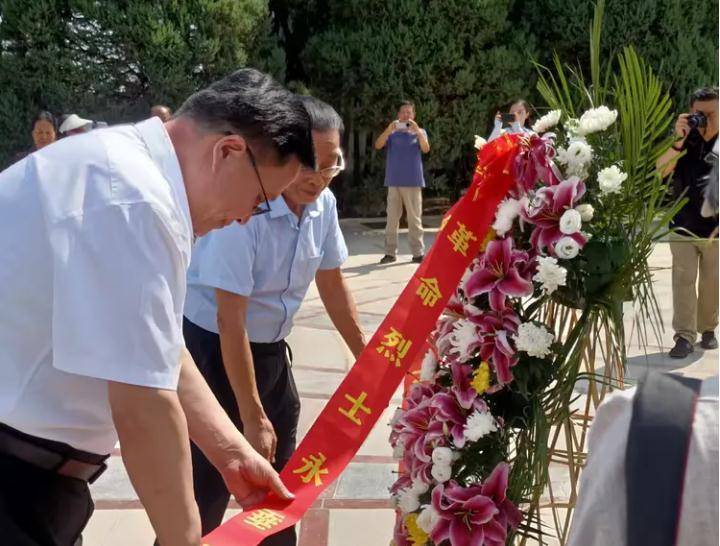 “笔墨传承_书鉴峥嵘”走进马本斋纪念馆 图3