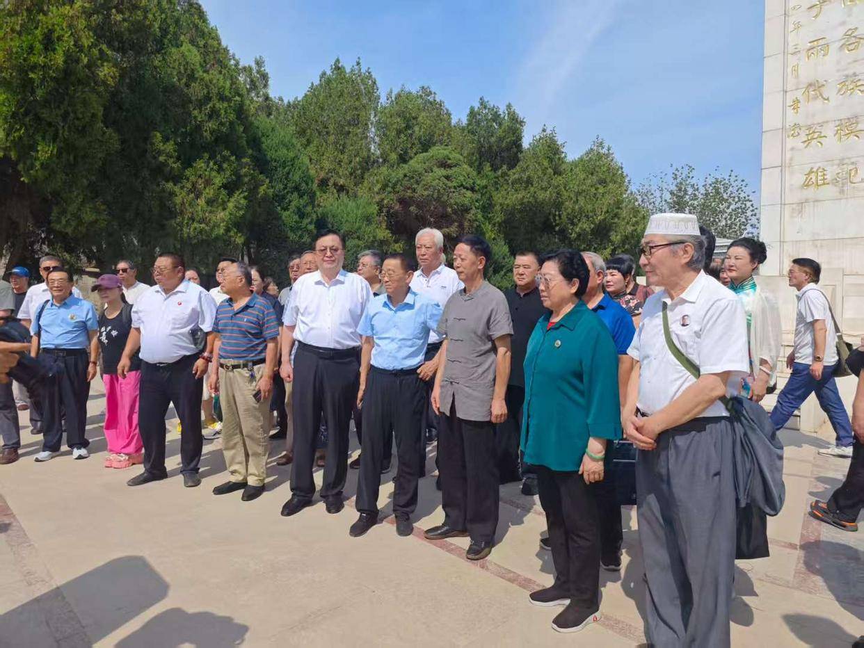 “笔墨传承_书鉴峥嵘”走进马本斋纪念馆 图2