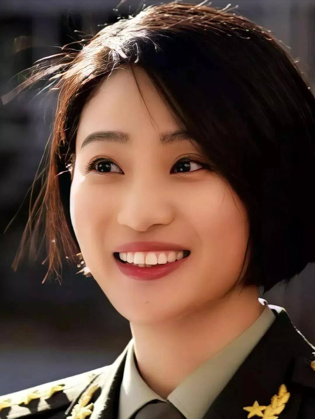 演员侯梦莎:因演"军花"走红,低调嫁同行老公,现在现状咋样?