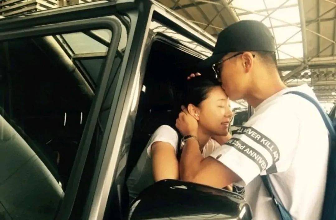 李小萌:出道20年,与王雷相爱15年生一子,36岁怀二胎,人生圆满