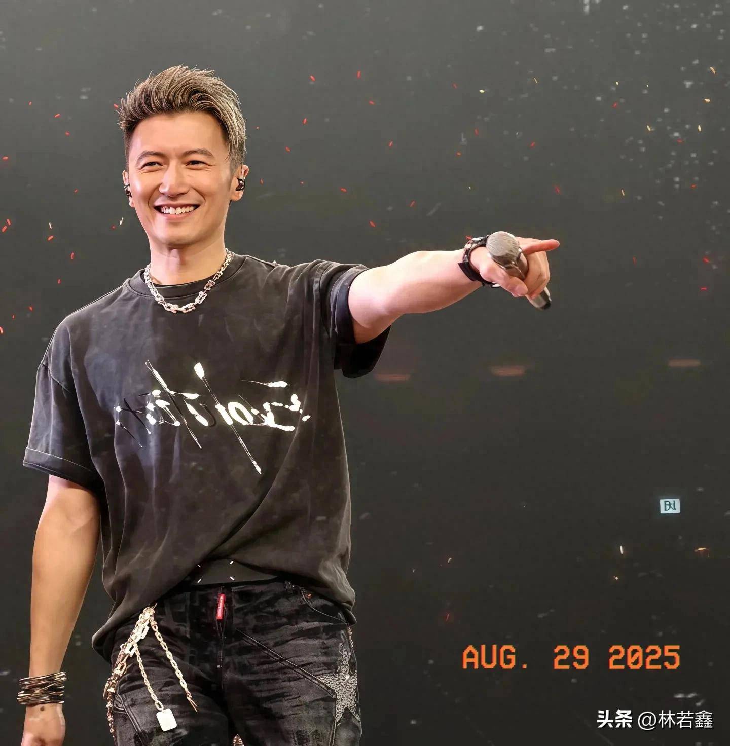 当谢霆锋生日宴冲上热搜时吃瓜群众才惊觉原来锋味大厨
