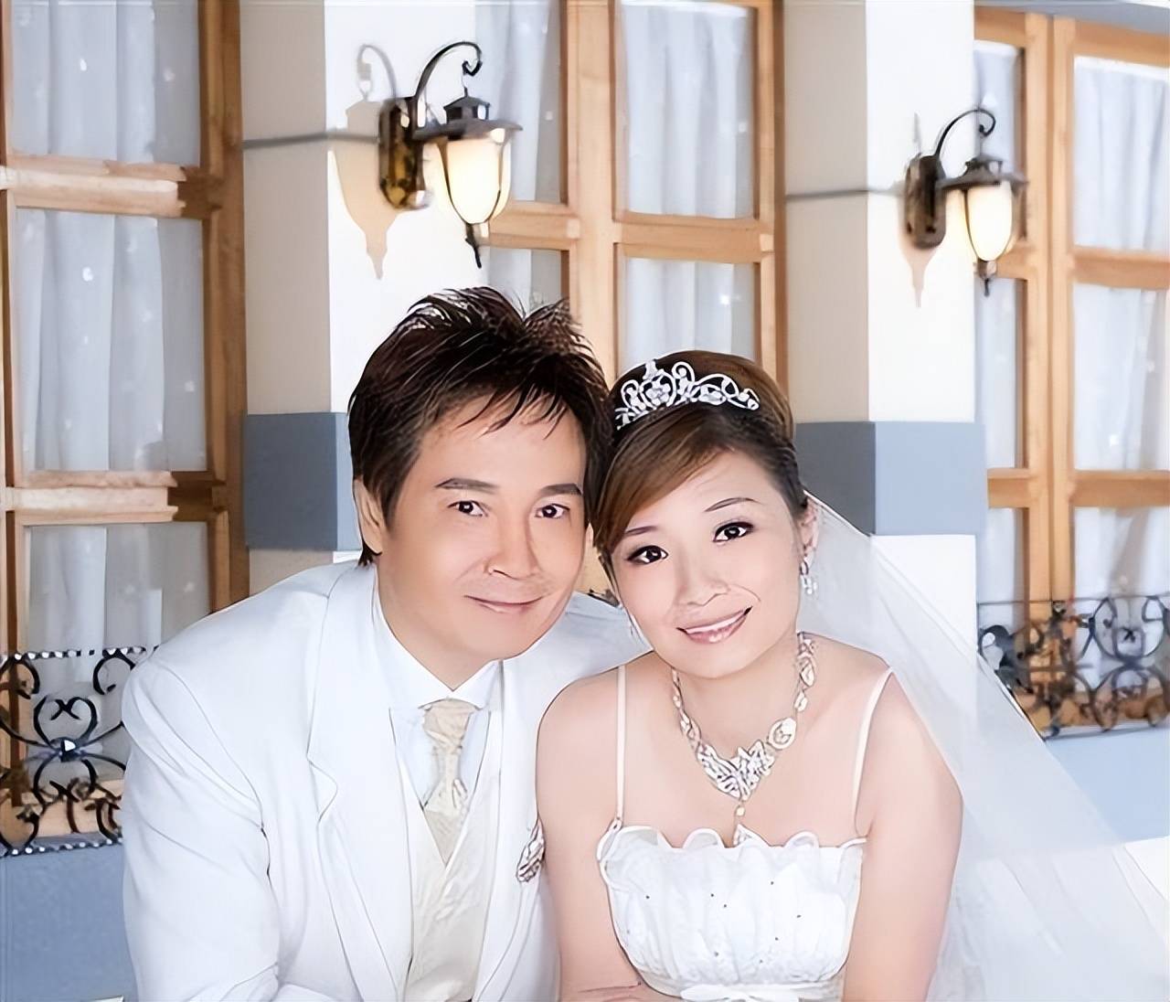 1991年邂逅小20岁的罗月伶时,刚届不惑的