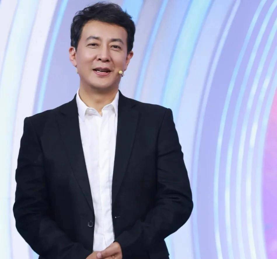 合作张嘉益没火,搭档唐国强没红,54岁的他凭庆余年2出圈