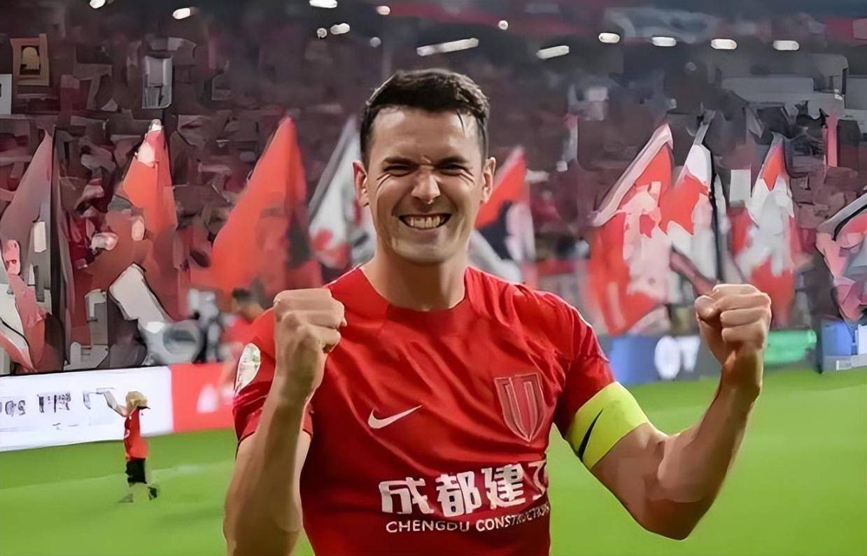 喜讯！足协已批准成都蓉城后腰队长的归化入籍申请，10月份将首秀代表国足踢热身赛