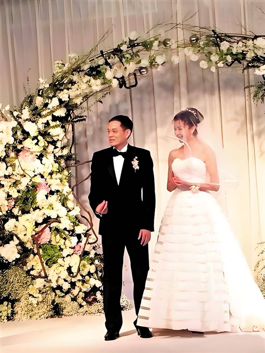 女星孙菲菲宣布离婚!我输在了未婚先孕,婚姻中一直不受重视