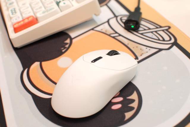 雷柏VT1/VT1 MAX原生双8K游戏鼠标:中小手玩家的次世代“神兵”