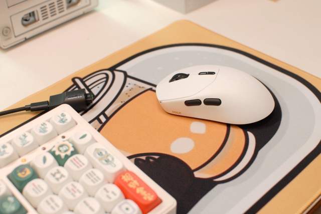 雷柏VT1/VT1 MAX原生双8K游戏鼠标:中小手玩家的次世代“神兵”