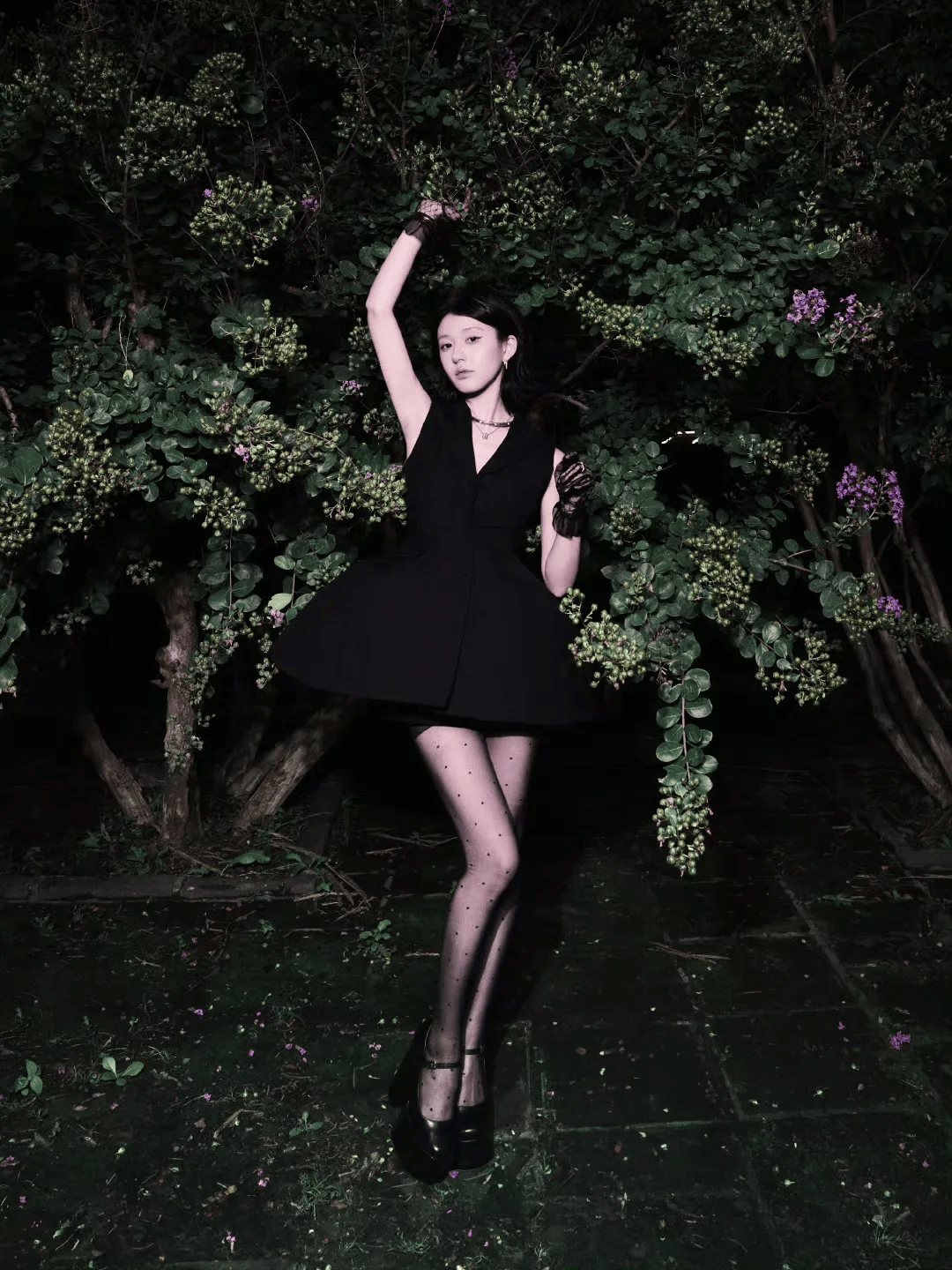 share | 赵露思,美女壁纸,黑丝修长美腿,性感写真