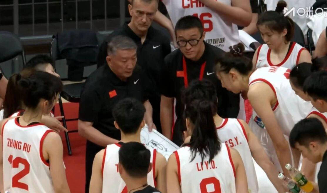 中国女篮激战尤文图特，韩旭23分领衔，张子宇闪耀全场