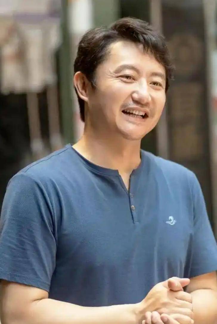 事实证明,50岁的国家一级演员涂松岩,已经走上了另一条大道!