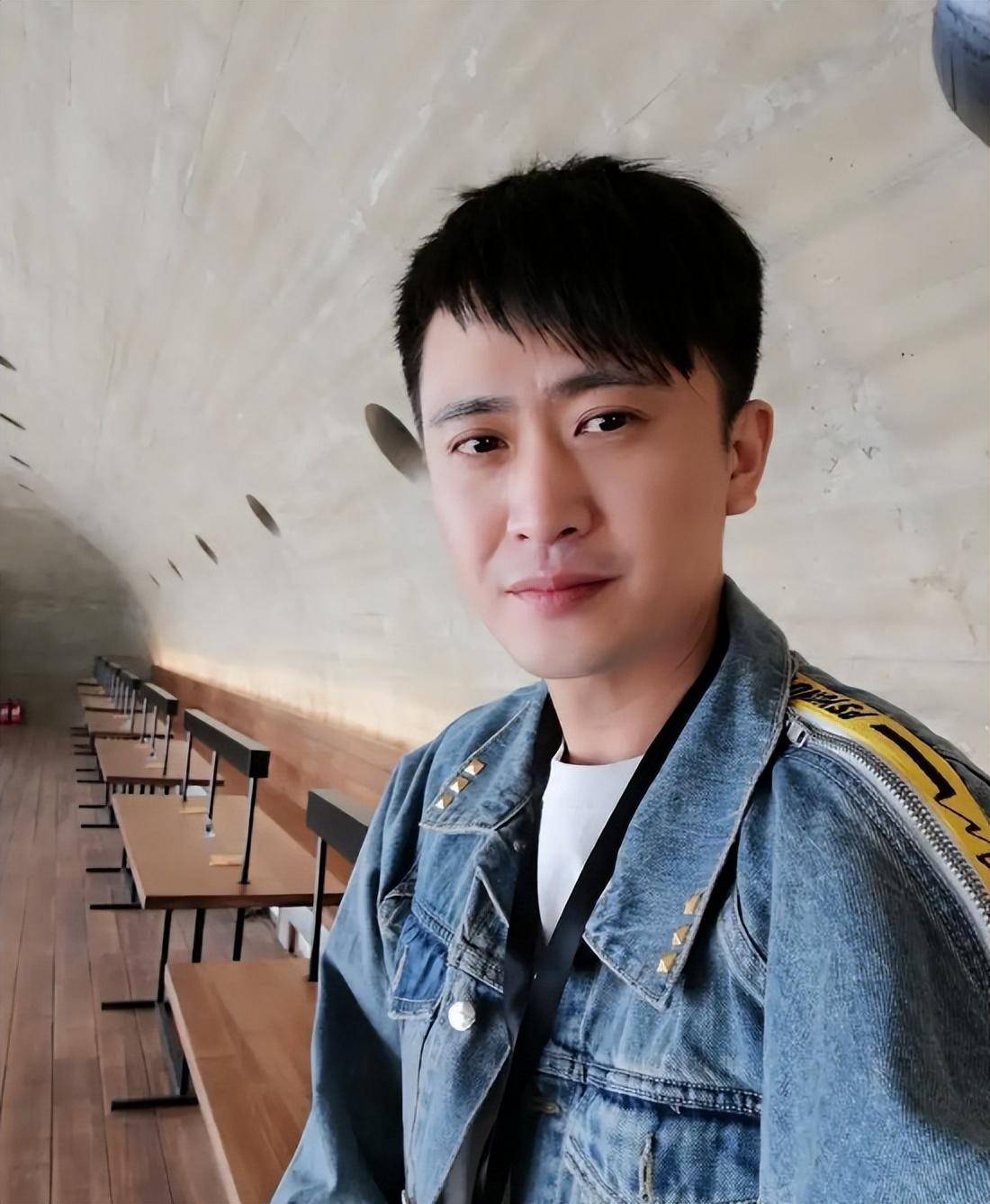 主持人杨帆:娶青梅竹马妻子收获幸福,女儿却成为"漏风小棉袄"