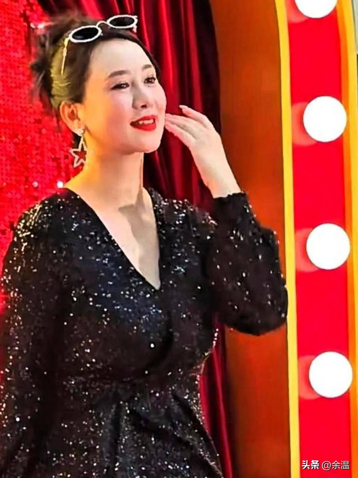 豐腴的翁虹 骨感的李若彤 兩人相差才2歲 誰更有魅力一目了然