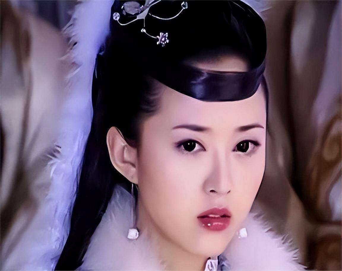 "最美嫦娥"颜丹晨:嫁小4岁同行,44岁高龄产子,越活越美丽