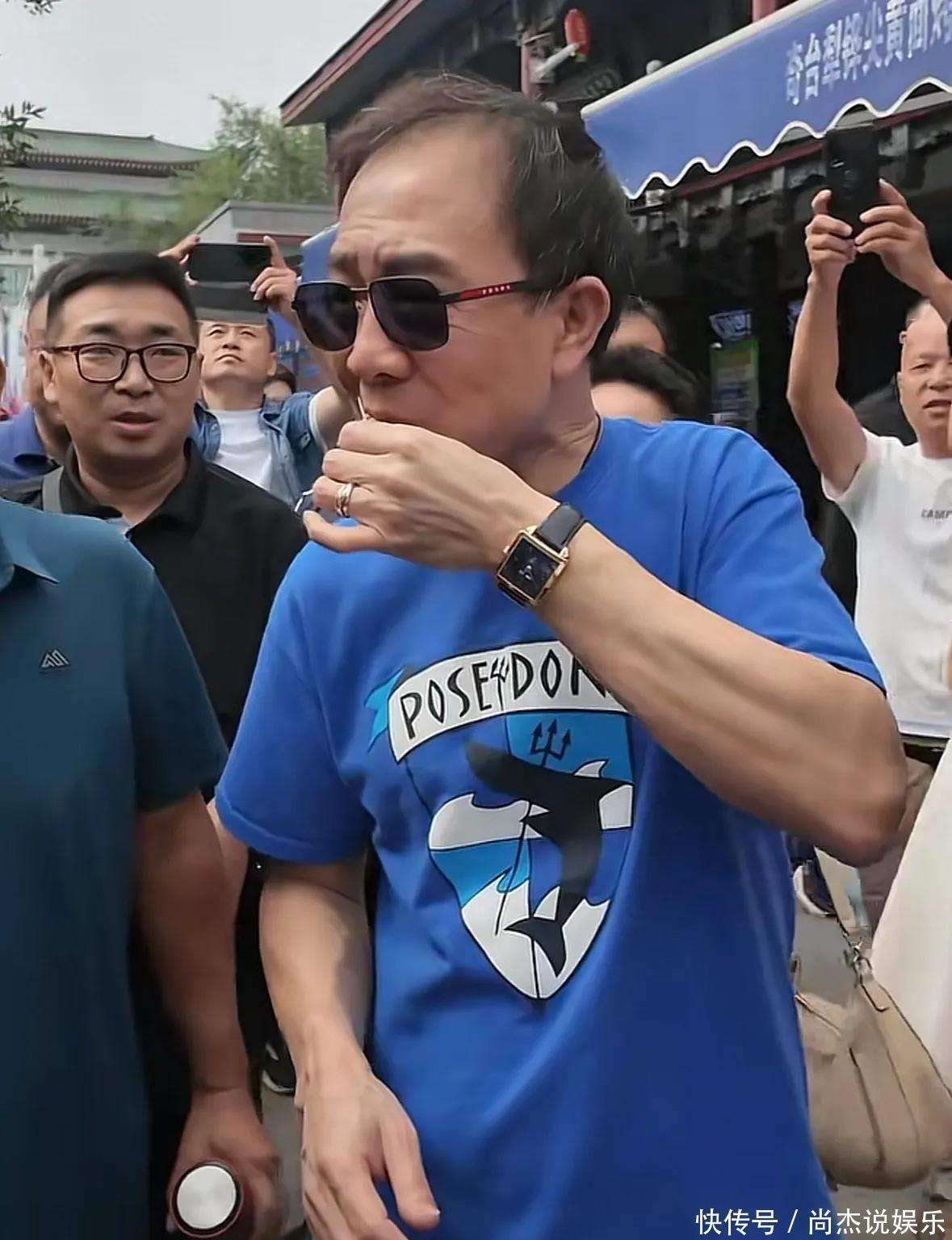 62岁戴志诚现状:精神气不错,和袁茵生活幸福,把继女当亲女儿待