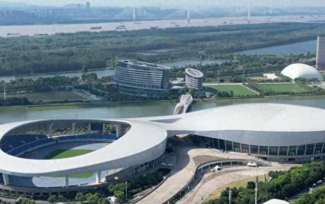 南京青奥体育公园：江苏最大专业足球场即将震撼亮相