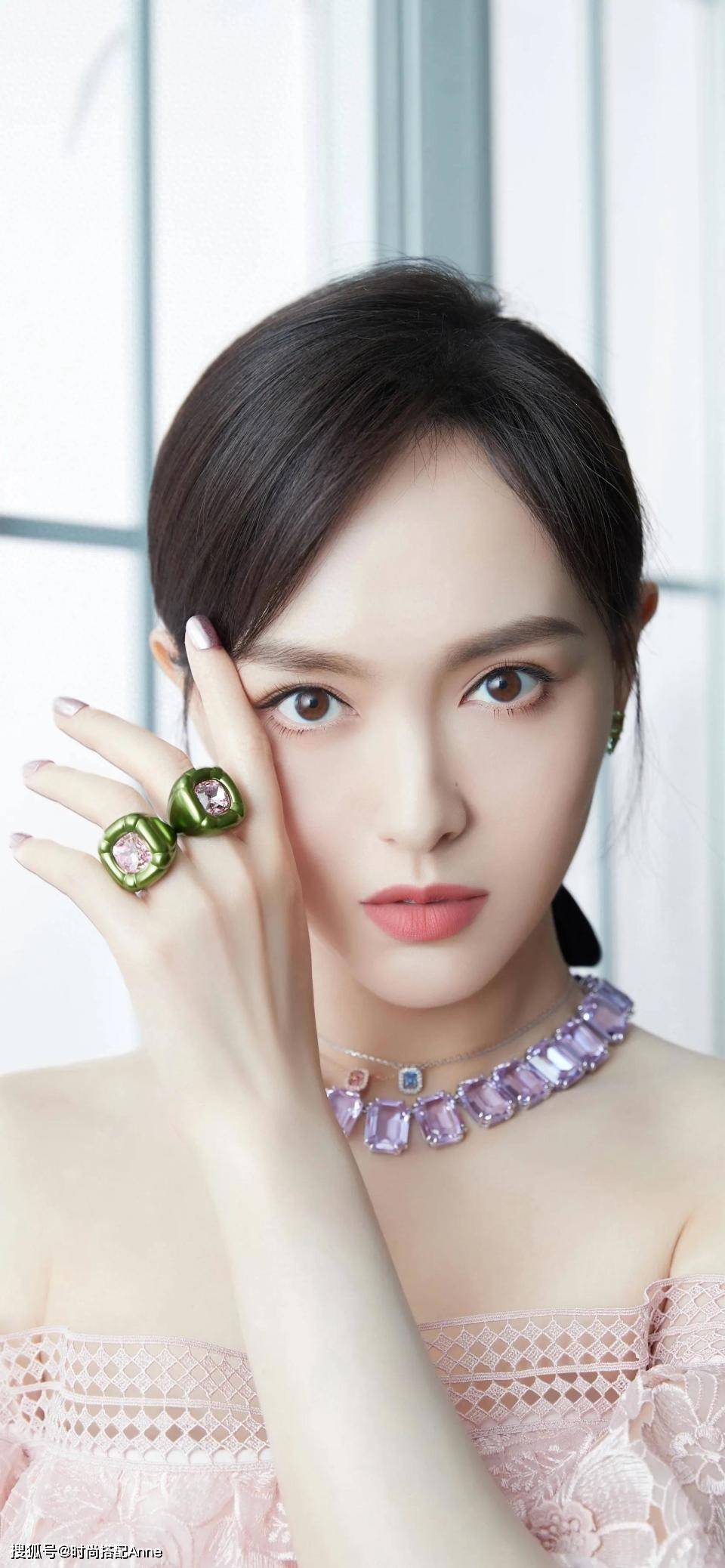 唐嫣:粉色蕾丝浪漫,不愧是 "甜姐天花板"