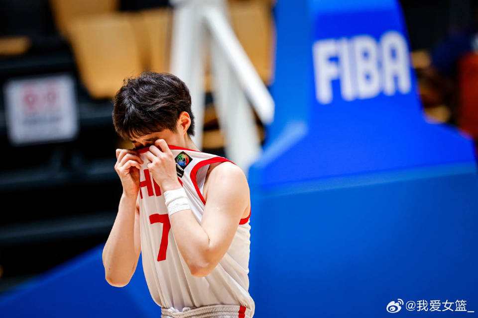 中国U16女篮大胜菲律宾，锁定U17世界杯席位，新星李沅珊闪耀