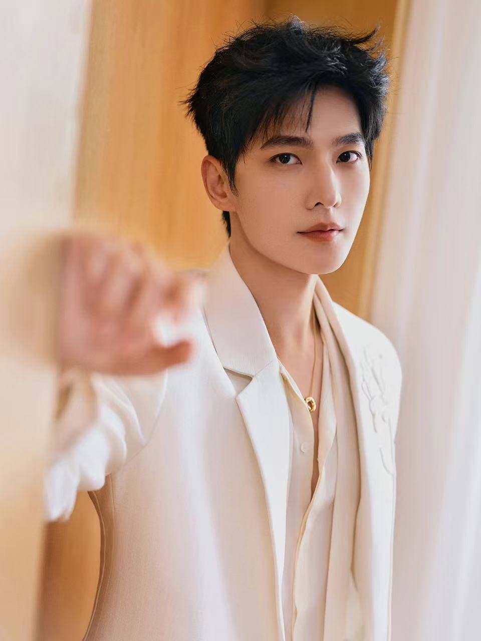 杨洋颜值零差评揭秘5位从小美到大的明星刘亦菲仙气逼人