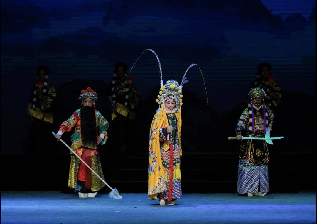 梨园堂唱响压轴大戏 《笑泯情仇》谱写艺术周华彩终章