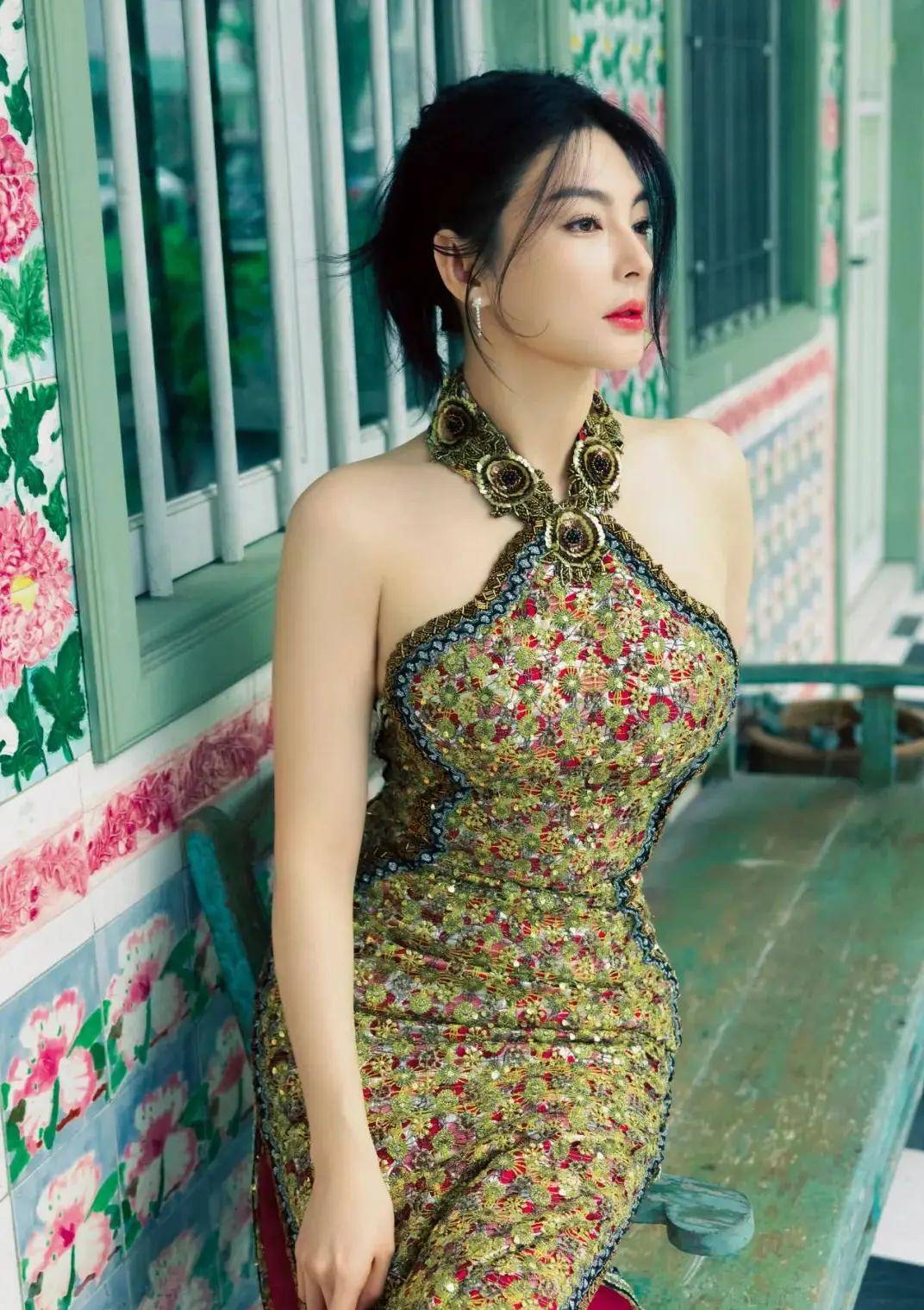 张雨绮罕见泳装曝光,爱健身小蛮腰大长腿,身材太完美!