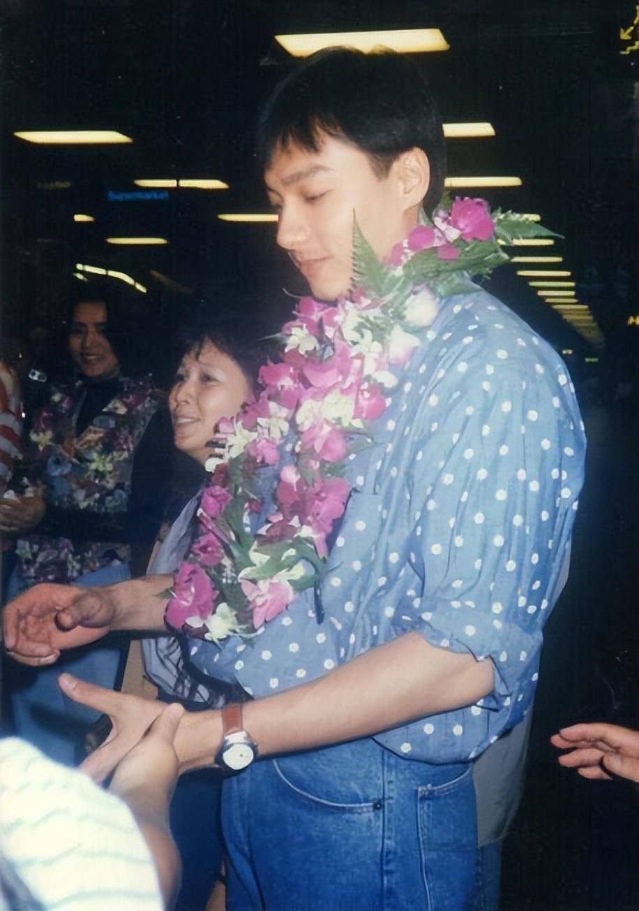 银幕帅哥林俊贤:曾拒绝林青霞,疏远刘嘉玲,隐退多年近况如何