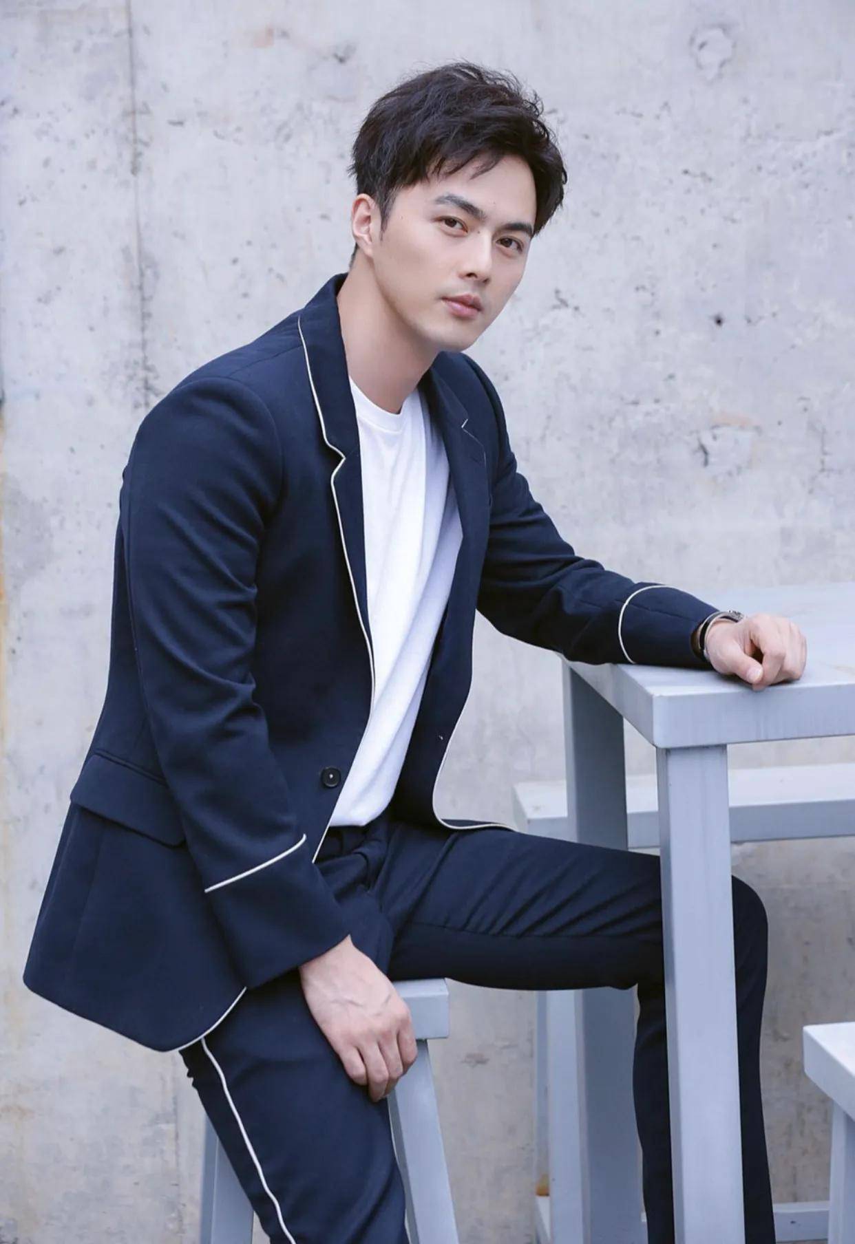 蒋欣的前男友,被吴奇隆力捧的他出道15年一直不温不火的演配角