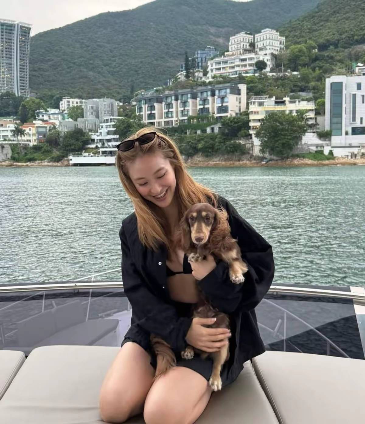 陈滢瘦出比基尼曲线就晒照贴紧绯闻男友穿情侣装网友这是要官宣了?