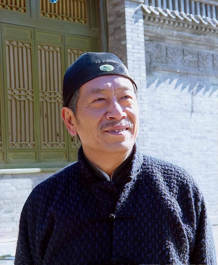 "老戏骨"王奎荣:68岁娶31岁娇妻,发誓要和小娇妻白头偕老