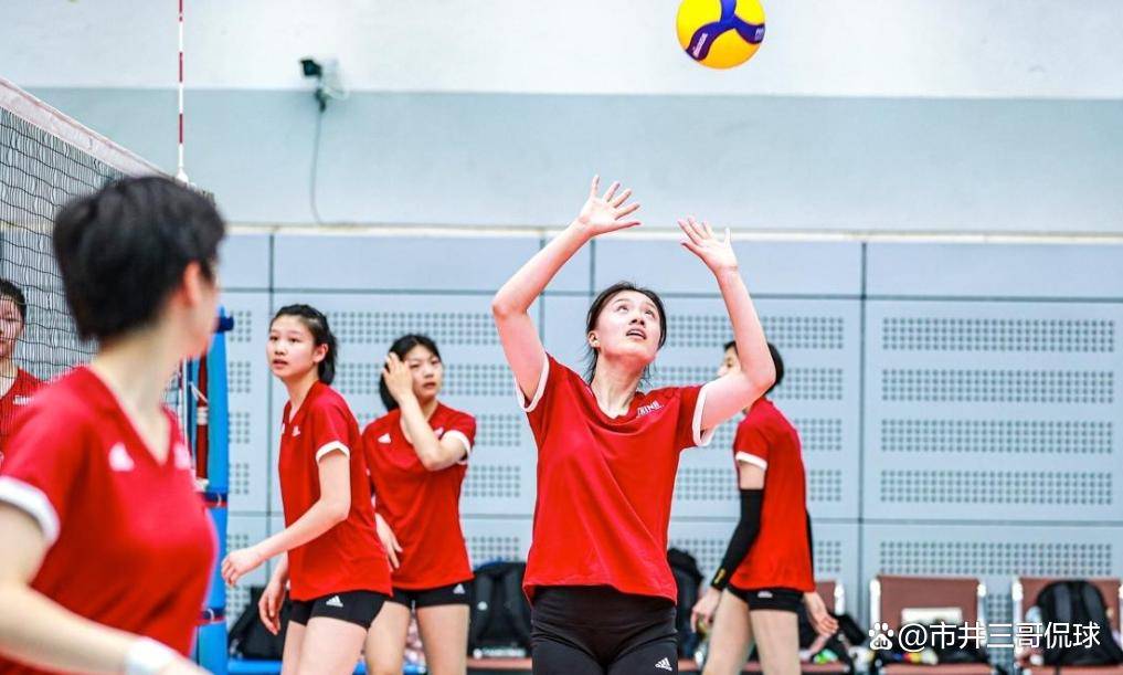 52岁何琦挂帅u16女排!亚洲两大赛事来袭,1米91小将能否复制黄金一代?