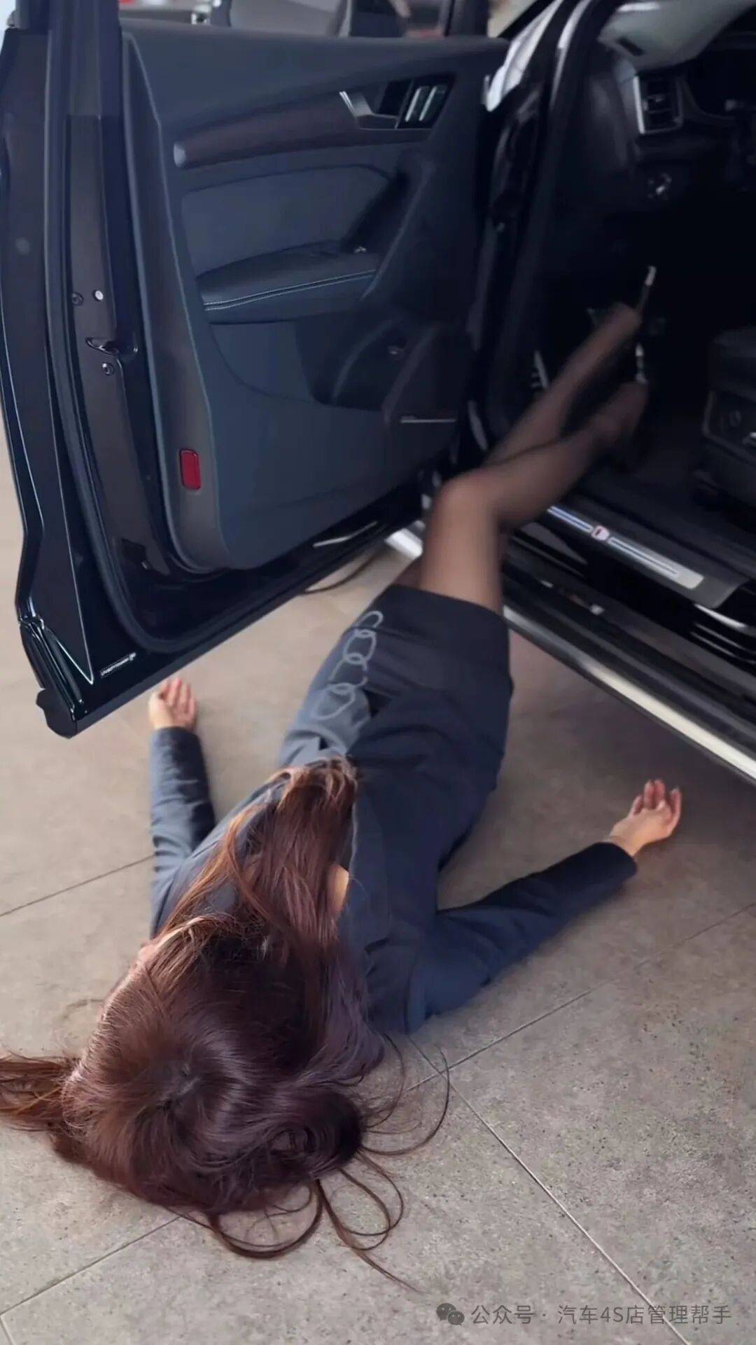十一假期值班卖车的4s店女销售