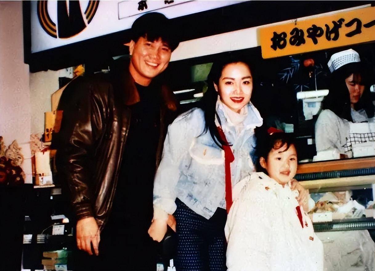 万梓良与恬妞离婚28年:他做河南女婿46岁当父亲,她单身有烦恼