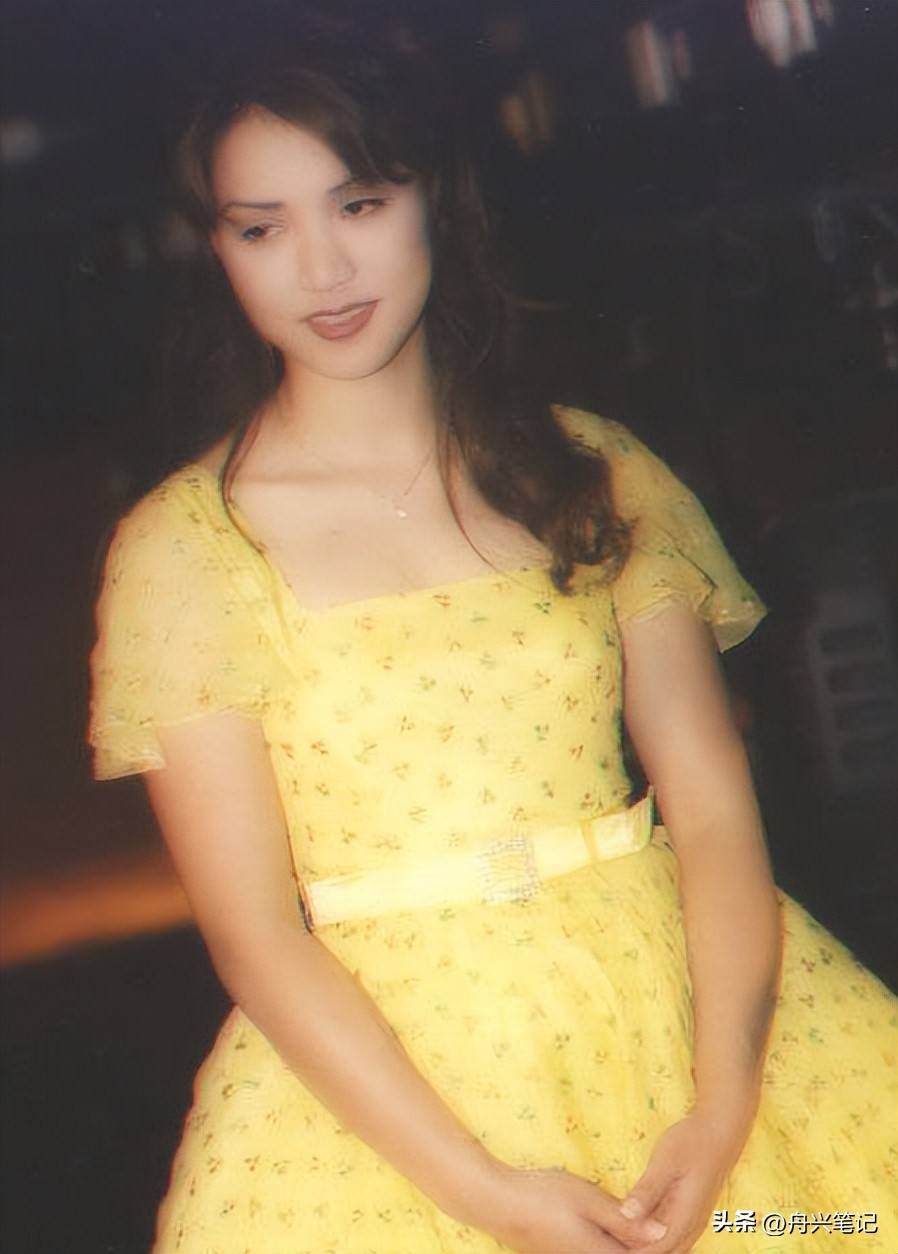 黎瑞恩起初还对丈夫抱有幻想,希望挽回他的心