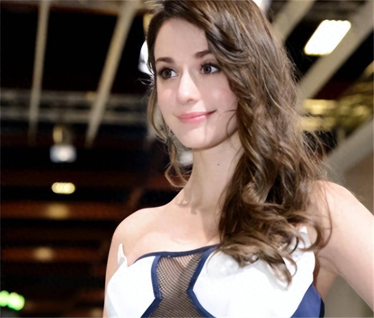 她是乌克兰艺体冠军,为爱放弃国籍嫁到中国,37岁生二胎仍似少女