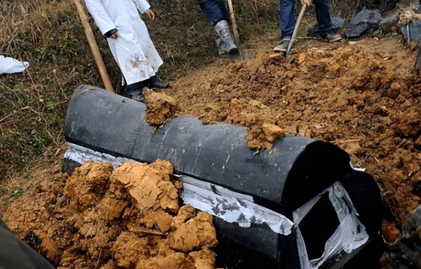 2003年,一农民制造假死骗局,村民目睹其下葬,两年后被警方破案