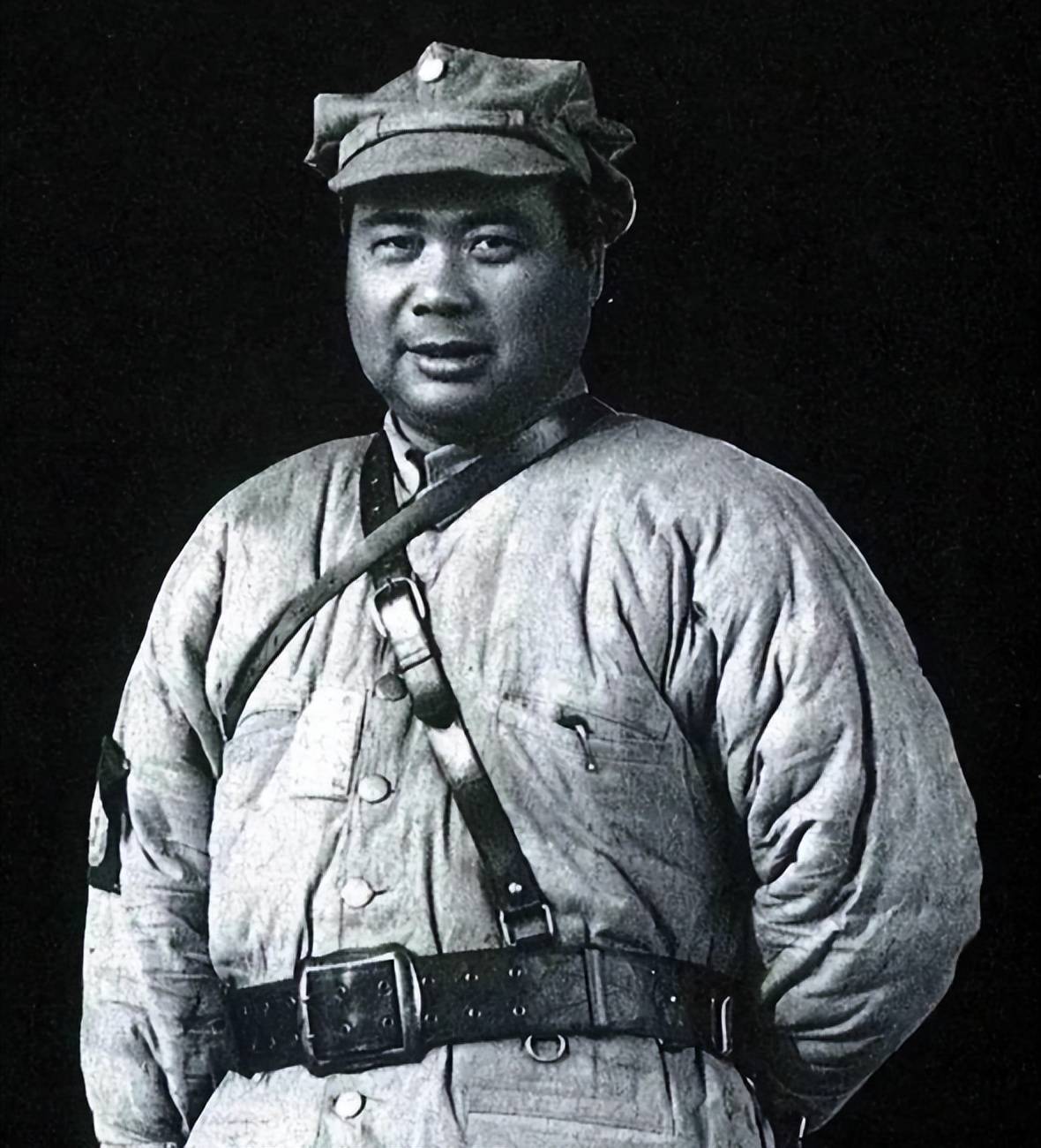 公安机关经过排查从俘虏营中找到了戴炳南的贴身卫士李士杰