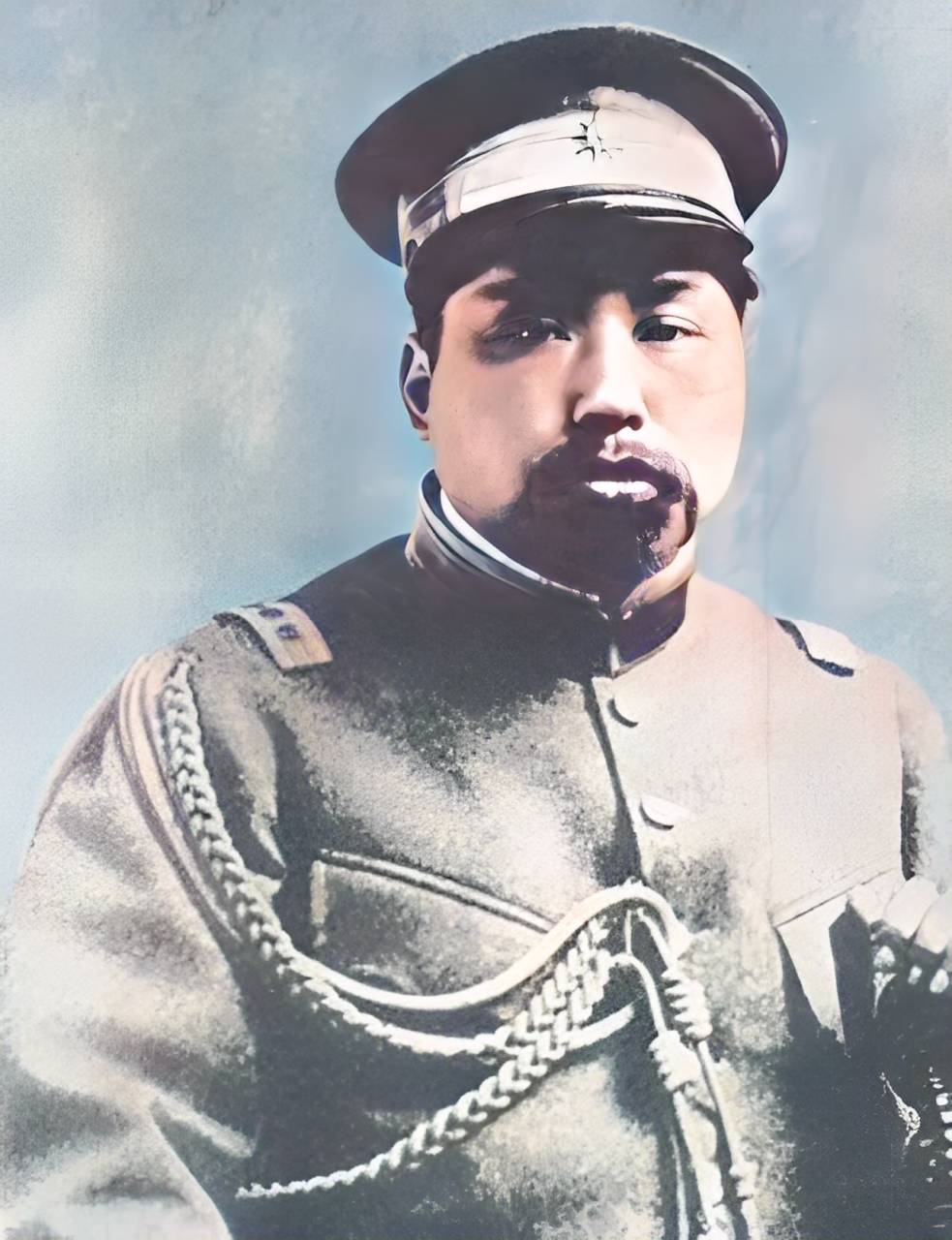 为推翻袁世凯,革命党人共推蔡锷任大总统,却遭到梁启超强烈反对