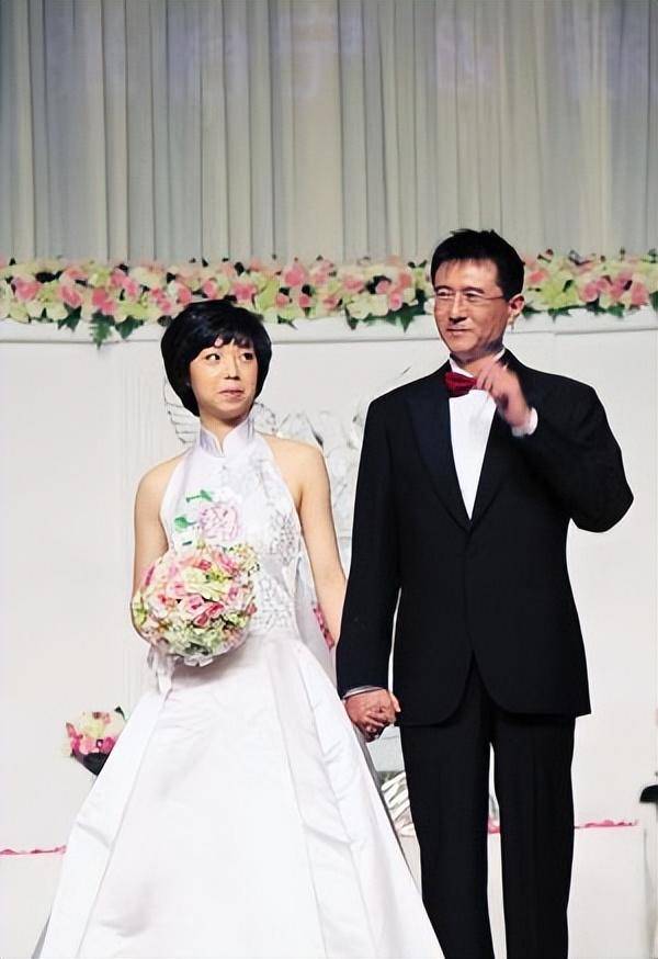 张怡宁:闪婚嫁给富商徐威,生下一儿一女,结婚15年被宠成宝