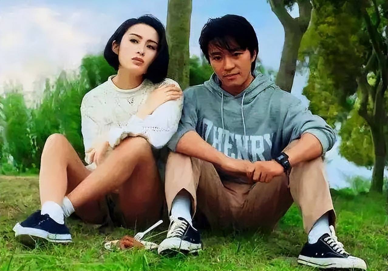 53岁张敏与新小昭同框,再现30年前经典回头,连灭绝师太都不如了