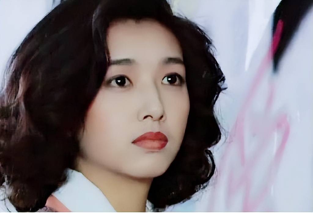 江珊:巅峰期与高曙光闪婚,离婚后与靳东相恋,嫁田小洁终获幸福