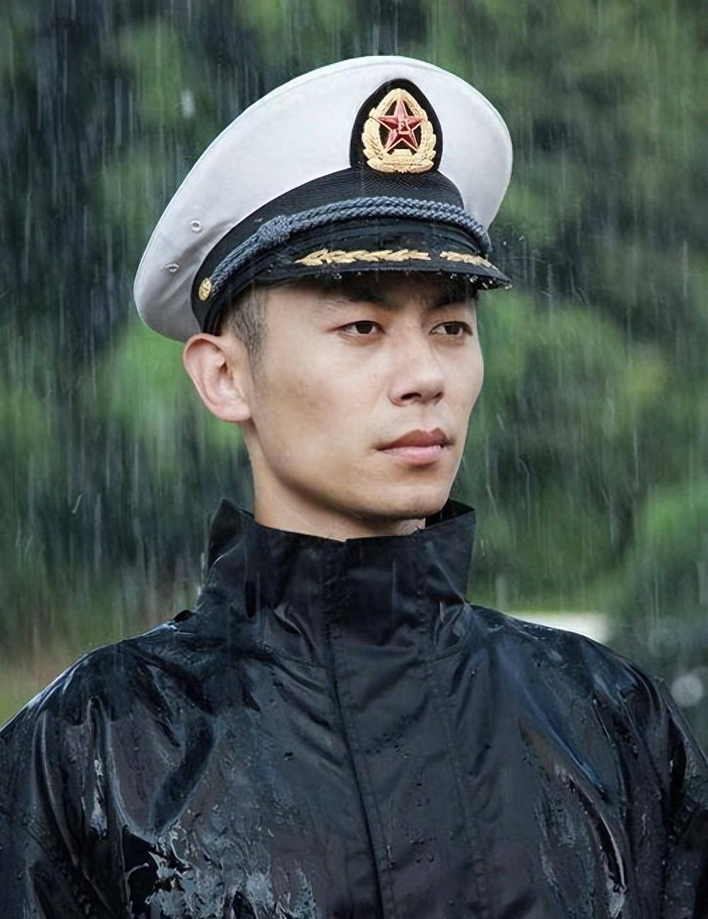 红高粱爆火的朱亚文,现在在积极转型,愿他越来越好